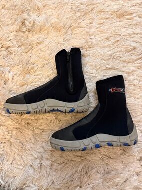 L.L. Bean Vortex Neoprene Wetsuit Black Gray , Side-Zip Water Boots, Size 5